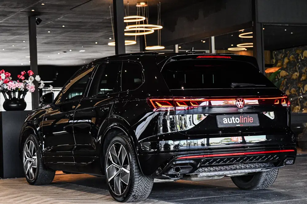 Volkswagen Touareg 3.0 TSi eHybrid 4MOTION R-Line uit 2023, foto 4