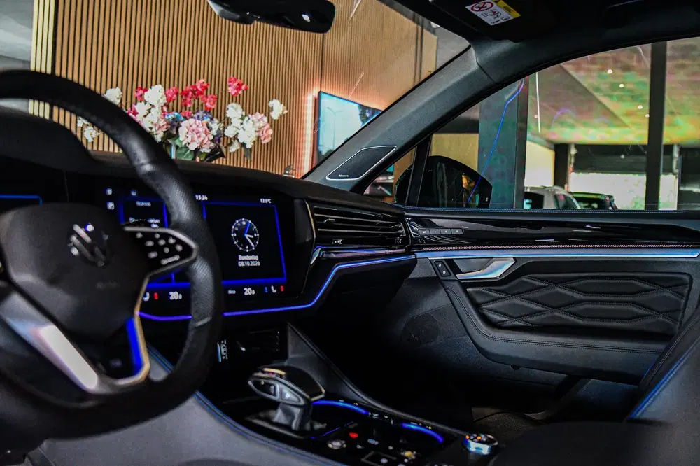 Volkswagen Touareg 3.0 TSi eHybrid 4MOTION R-Line uit 2023, foto 8