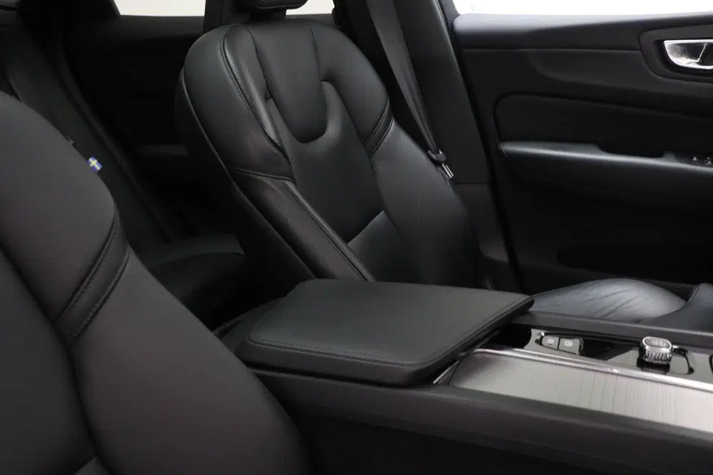Volvo XC60 2.0 T6 Plug-in hybrid AWD Plus Bright uit 2023, foto 13
