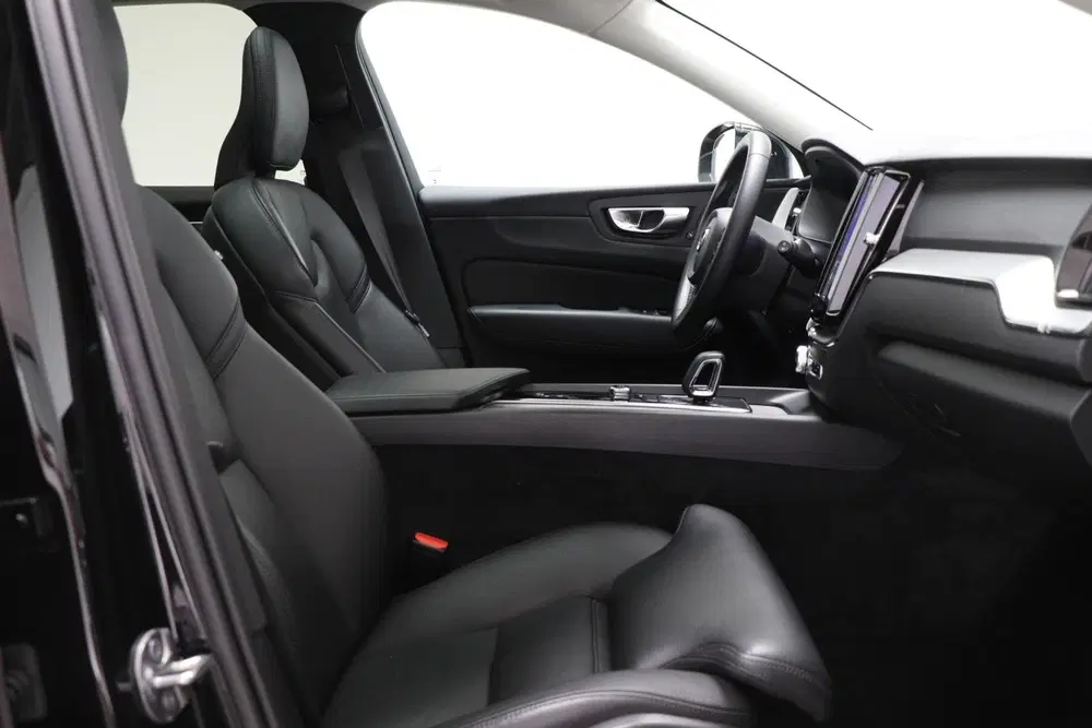 Volvo XC60 2.0 T6 Plug-in hybrid AWD Plus Bright uit 2023, foto 4