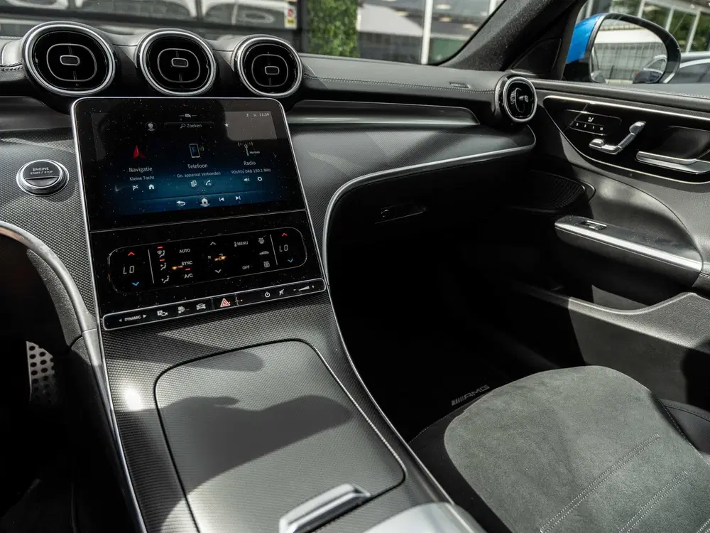 Mercedes-Benz C-Klasse 300e 313PK AMG Line uit 2023, foto 2