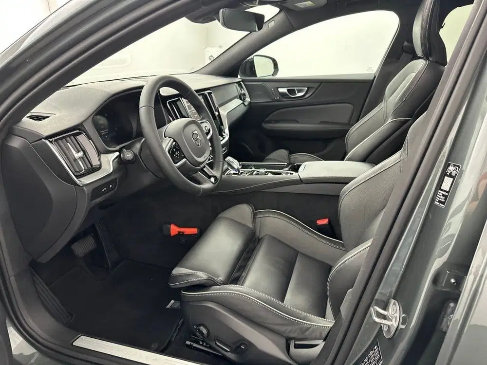 Volvo V60 T8 455PK Recharge Ultra Dark uit 2026, foto 14