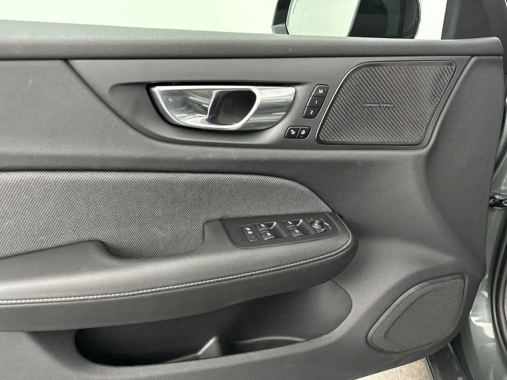 Volvo V60 T8 455PK Recharge Ultra Dark uit 2026, foto 15