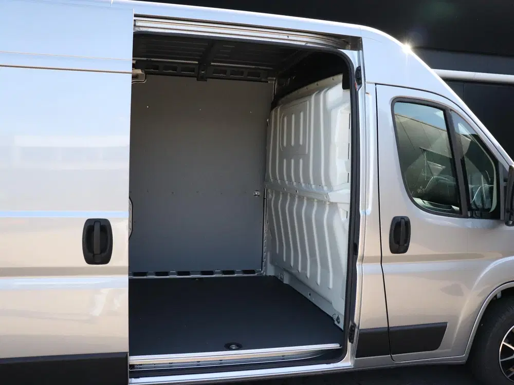 Toyota Proace 2.2 D-4D L2H2 3.5t Navigator uit 2024, foto 14