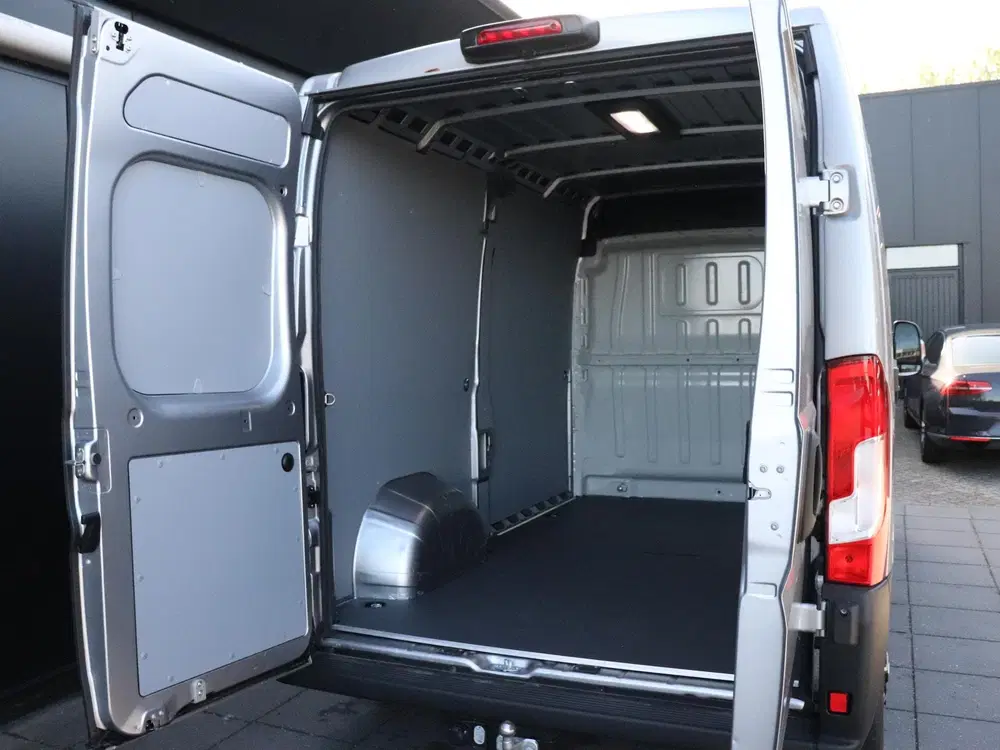 Toyota Proace 2.2 D-4D L2H2 3.5t Navigator uit 2024, foto 15