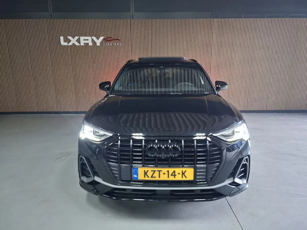 Audi Q3 35 TFSI S edition uit 2019, foto 2