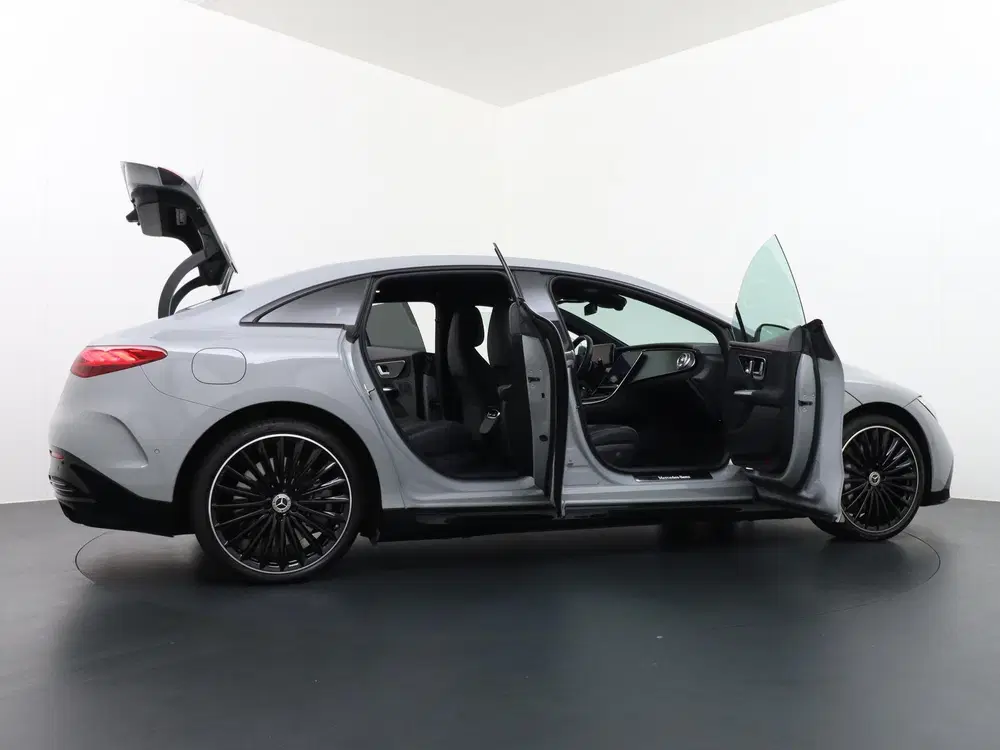 Mercedes-Benz EQE 300 AMG Line 89 kWh uit 2023, foto 13