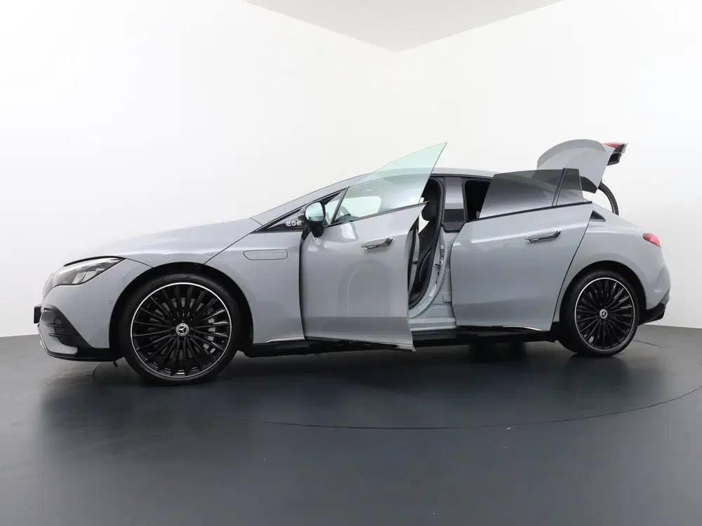 Mercedes-Benz EQE 300 AMG Line 89 kWh uit 2023, foto 14