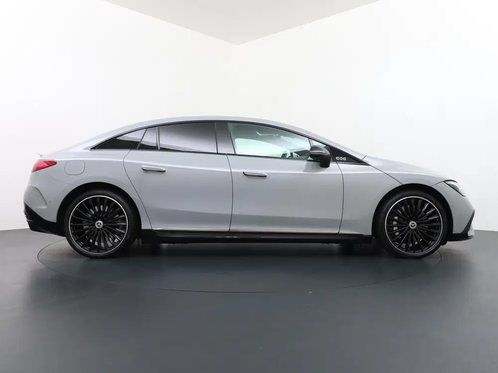 Mercedes-Benz EQE 300 AMG Line 89 kWh uit 2023, foto 9