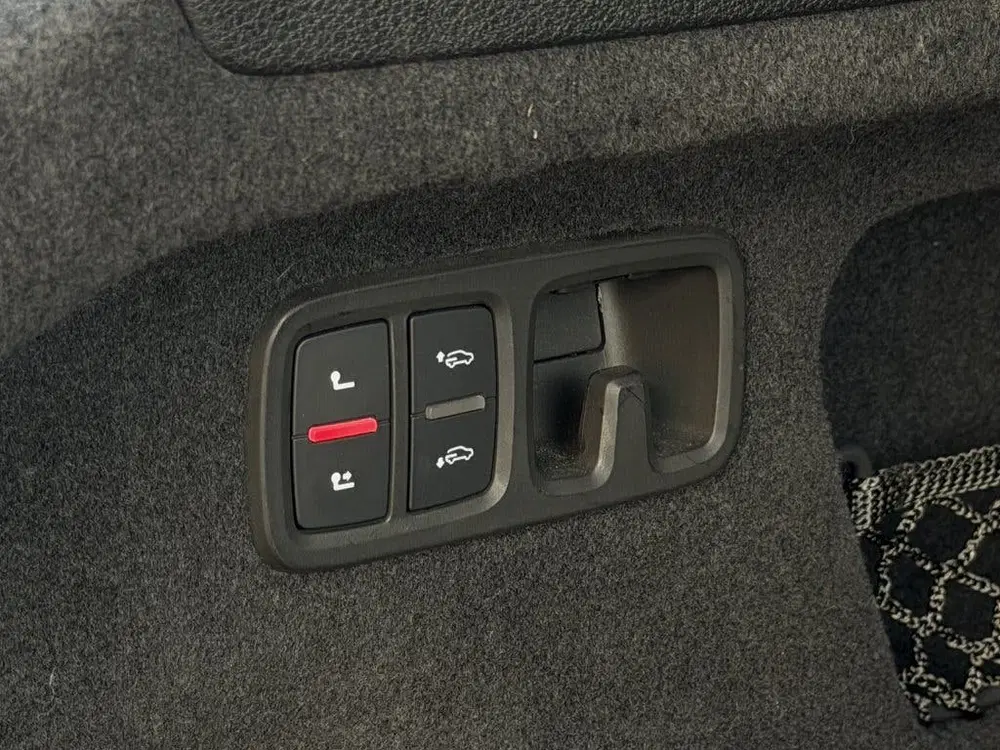 Audi RS Q8 4.0 TFSI Quattro uit 2020, foto 10