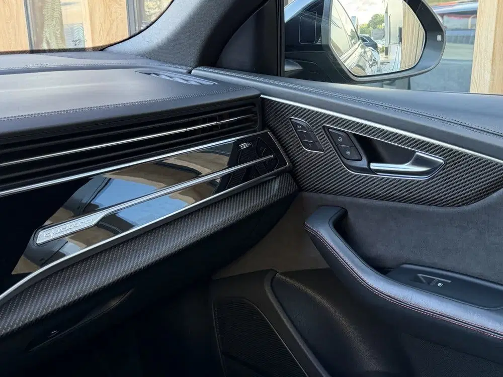 Audi RS Q8 4.0 TFSI Quattro uit 2020, foto 4