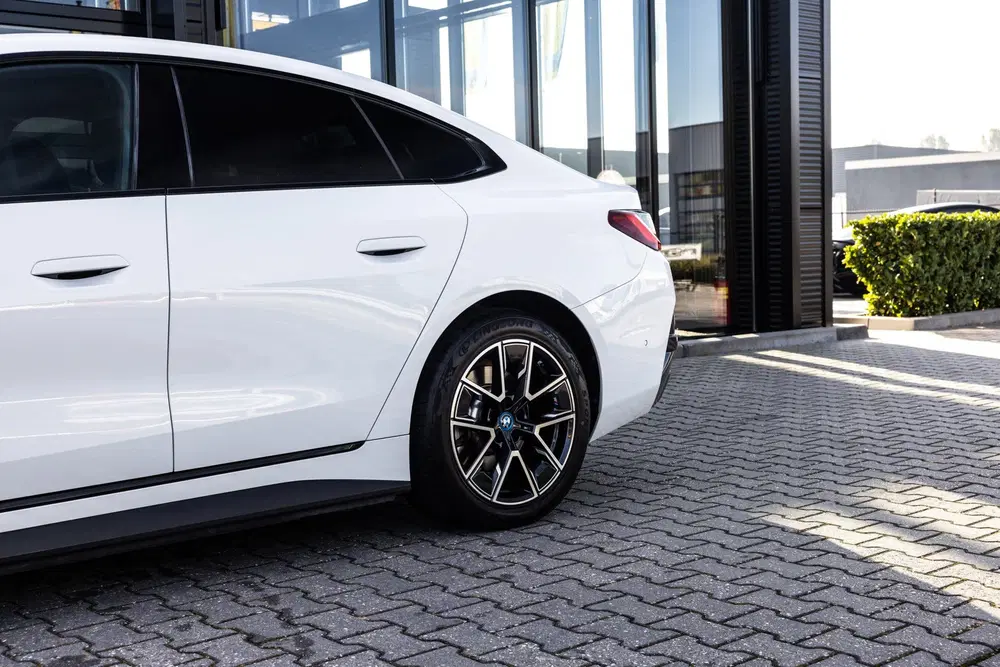 BMW i4 EDrive40 84 kWh uit 2022, foto 6