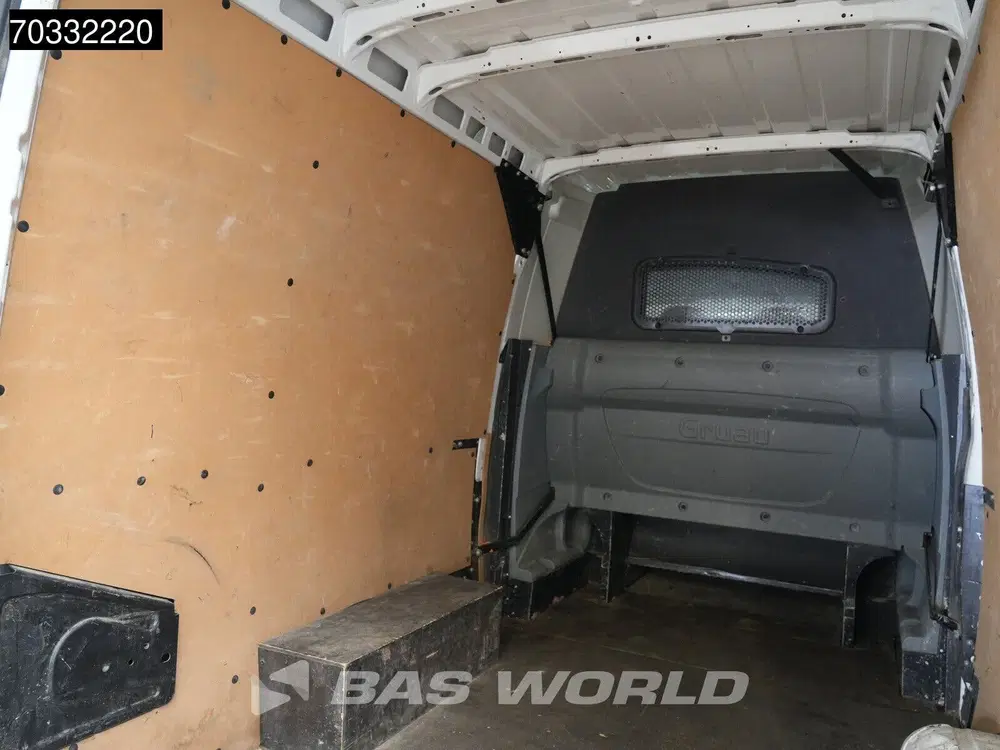 Iveco Daily Automaat L2H2 Dubbel Cabine Trekhaak Airco uit 2020, foto 10