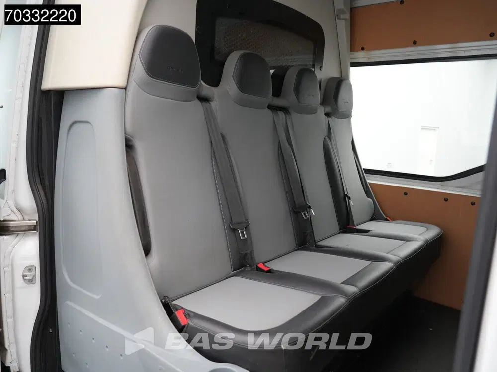 Iveco Daily Automaat L2H2 Dubbel Cabine Trekhaak Airco uit 2020, foto 12