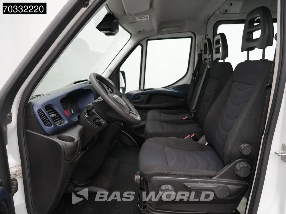 Iveco Daily Automaat L2H2 Dubbel Cabine Trekhaak Airco uit 2020, foto 13
