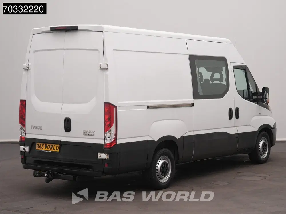 Iveco Daily Automaat L2H2 Dubbel Cabine Trekhaak Airco uit 2020, foto 2