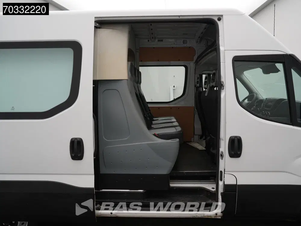 Iveco Daily Automaat L2H2 Dubbel Cabine Trekhaak Airco uit 2020, foto 7