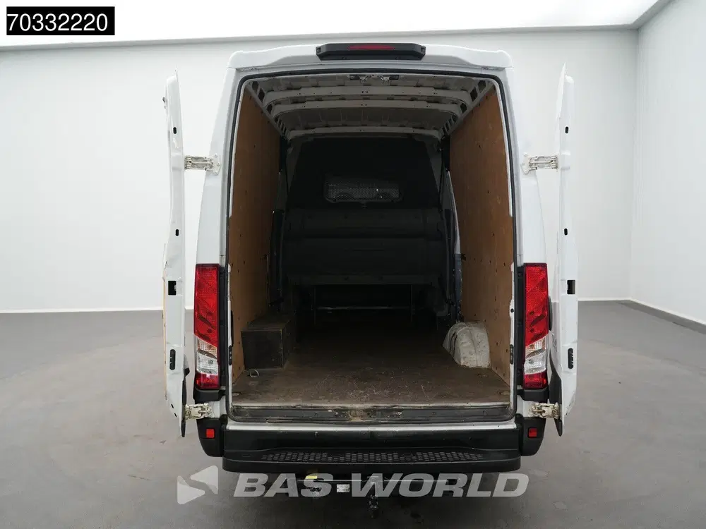 Iveco Daily Automaat L2H2 Dubbel Cabine Trekhaak Airco uit 2020, foto 8