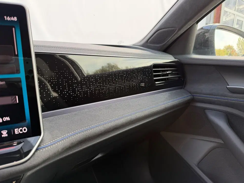 Volkswagen Passat 1.5 eHybrid R-Line Edition 272 pk uit 2025, foto 11