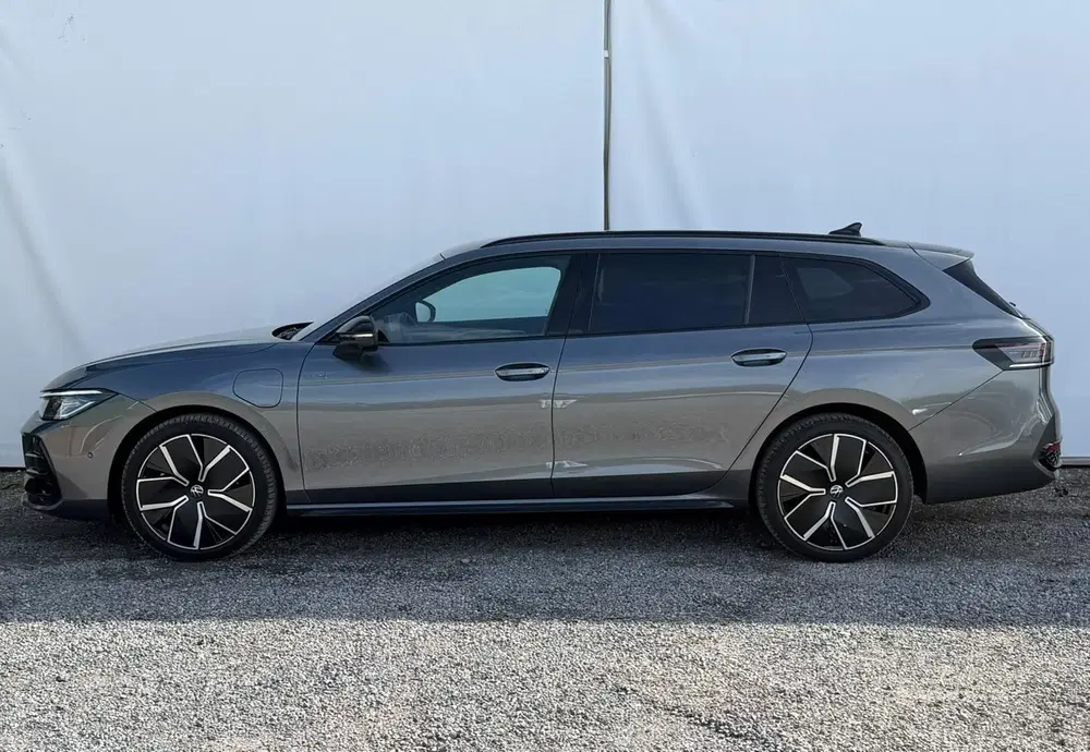 Volkswagen Passat 1.5 eHybrid R-Line Edition 272 pk uit 2025, foto 4