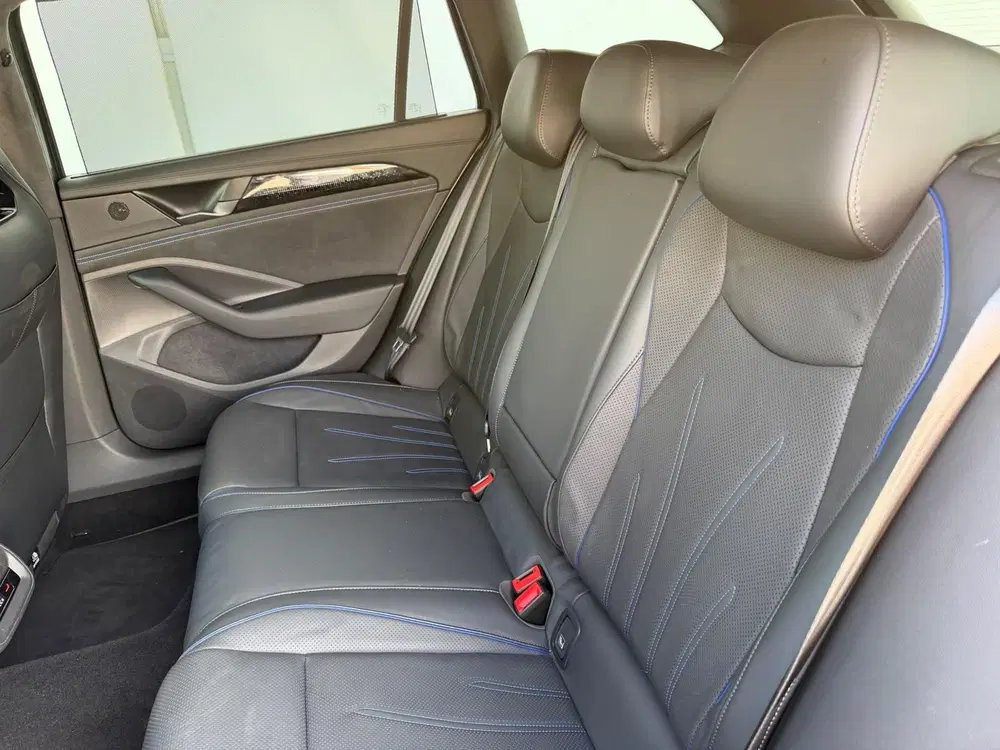 Volkswagen Passat 1.5 eHybrid R-Line Edition 272 pk uit 2025, foto 9