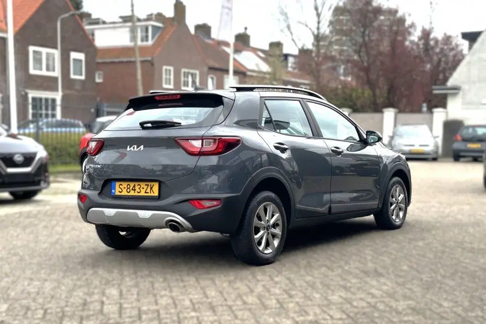 Kia Stonic 1.0 T-GDi MHEV Dyn L (bj 2023 uit 2023, foto 2
