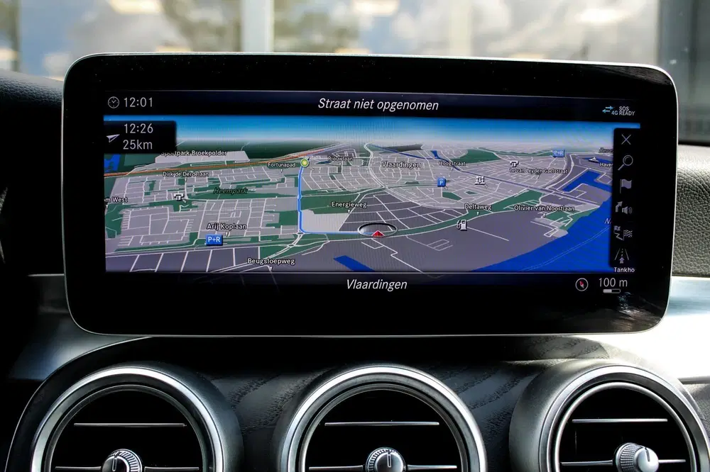 Mercedes-Benz C-Klasse 300 AMG Prem.Plus NAVI PANO 360CAM OR uit 2021, foto 9