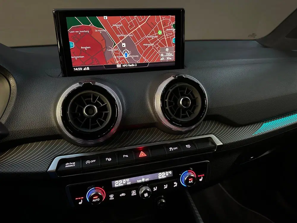 Audi Q2 35 TFSI S Line uit 2021, foto 14