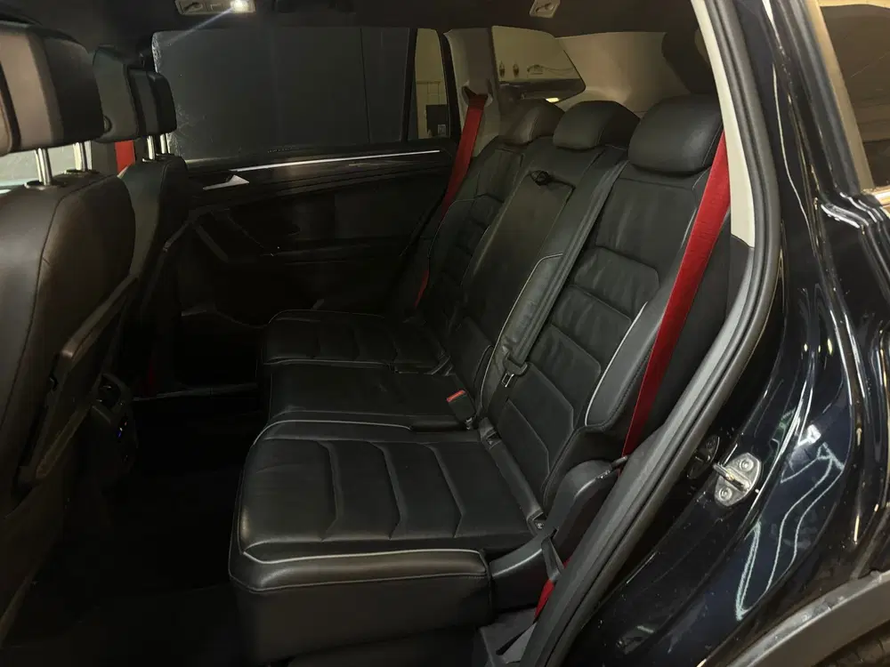 Volkswagen Tiguan Allspace 2.0 TSI 4M 3 x R Line Pano uit 2020, foto 12