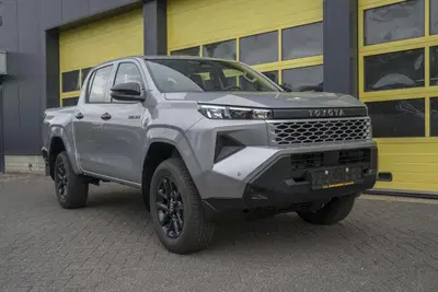 Toyota Hilux 2.8 D-4D MHEV Double Cab Auto 4WD Active uit 2026