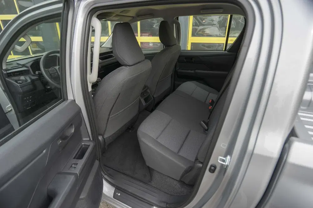 Toyota Hilux 2.8 D-4D MHEV Double Cab Auto 4WD Active uit 2026, foto 13