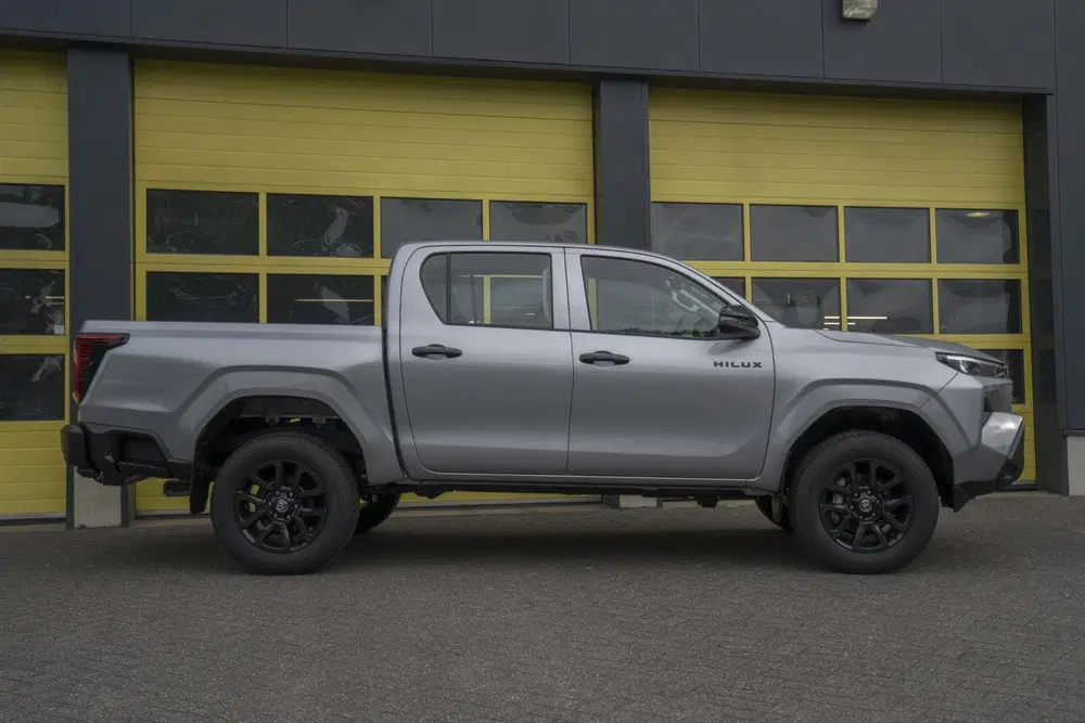 Toyota Hilux 2.8 D-4D MHEV Double Cab Auto 4WD Active uit 2026, foto 4