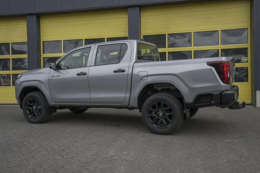 Toyota Hilux 2.8 D-4D MHEV Double Cab Auto 4WD Active uit 2026, foto 8