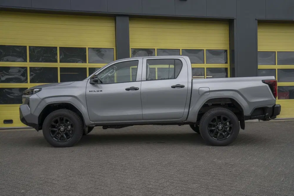 Toyota Hilux 2.8 D-4D MHEV Double Cab Auto 4WD Active uit 2026, foto 9
