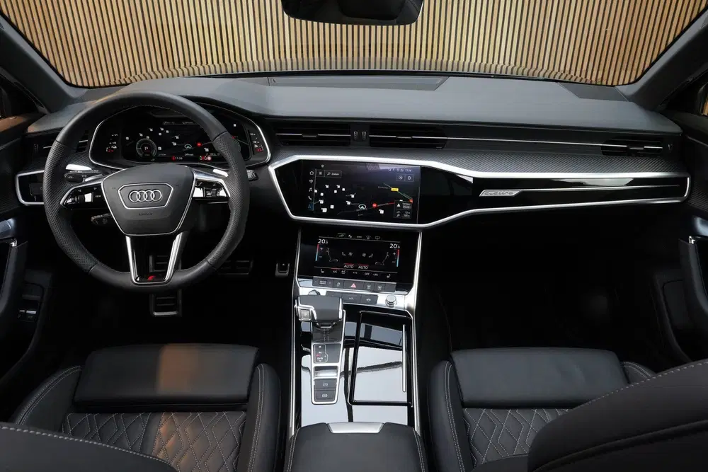 Audi A6 55TFSIe uit 2024, foto 9