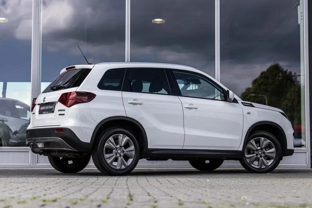 Suzuki Vitara 1.4 Boosterjet Select Smart Hybrid uit 2022, foto 2