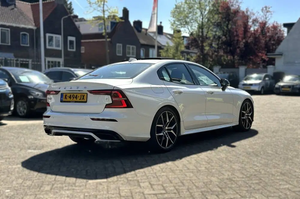 Volvo S60 2.0 T8 Twin Engine Polestar Engineered uit 2021, foto 2