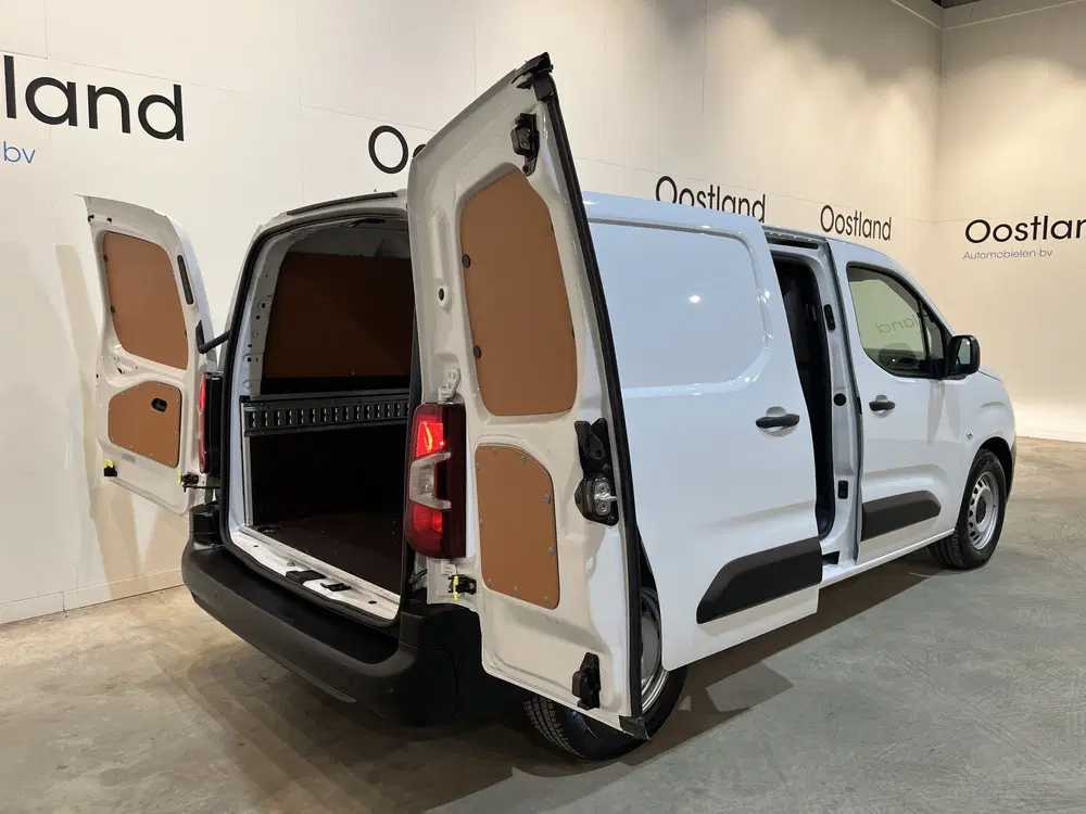 Peugeot Partner Premium Long 50 kWh uit 2022, foto 2