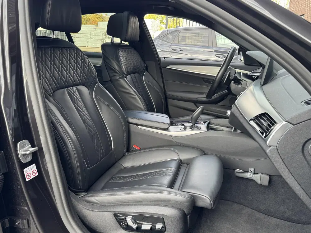 BMW 5-serie 520i BUSINESS EDITION PLUS I M SPORT I SCH uit 2022, foto 10