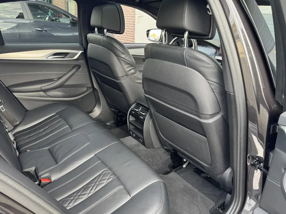 BMW 5-serie 520i BUSINESS EDITION PLUS I M SPORT I SCH uit 2022, foto 12