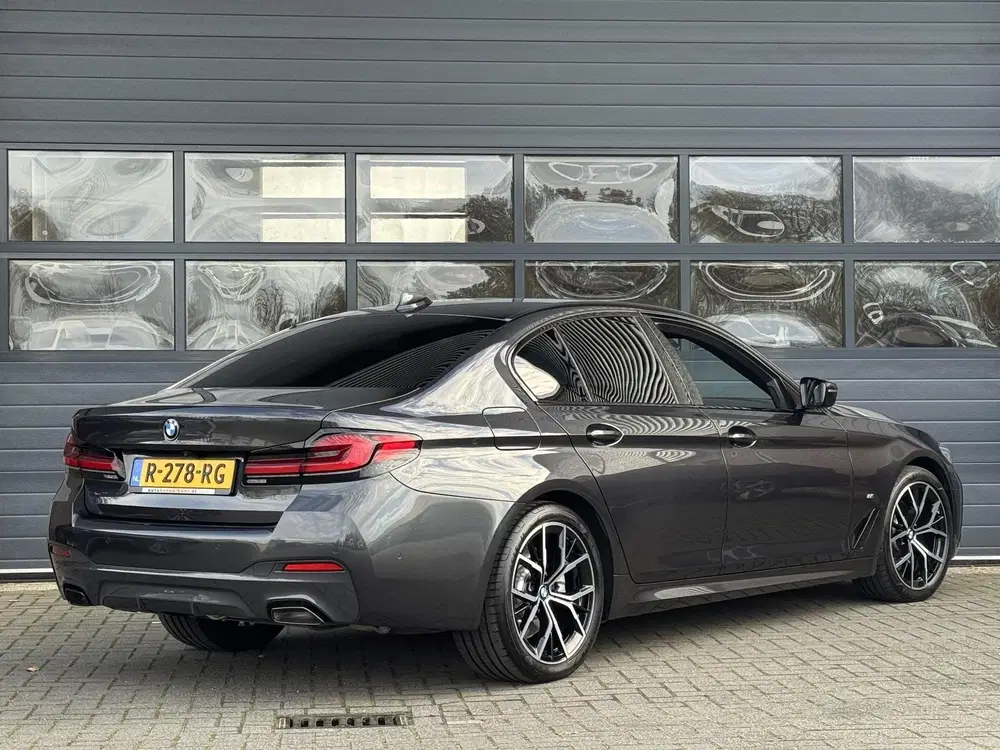 BMW 5-serie 520i BUSINESS EDITION PLUS I M SPORT I SCH uit 2022, foto 3