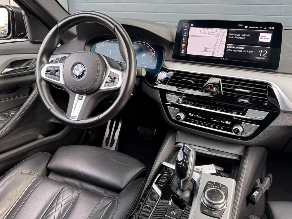 BMW 5-serie 520i BUSINESS EDITION PLUS I M SPORT I SCH uit 2022, foto 8