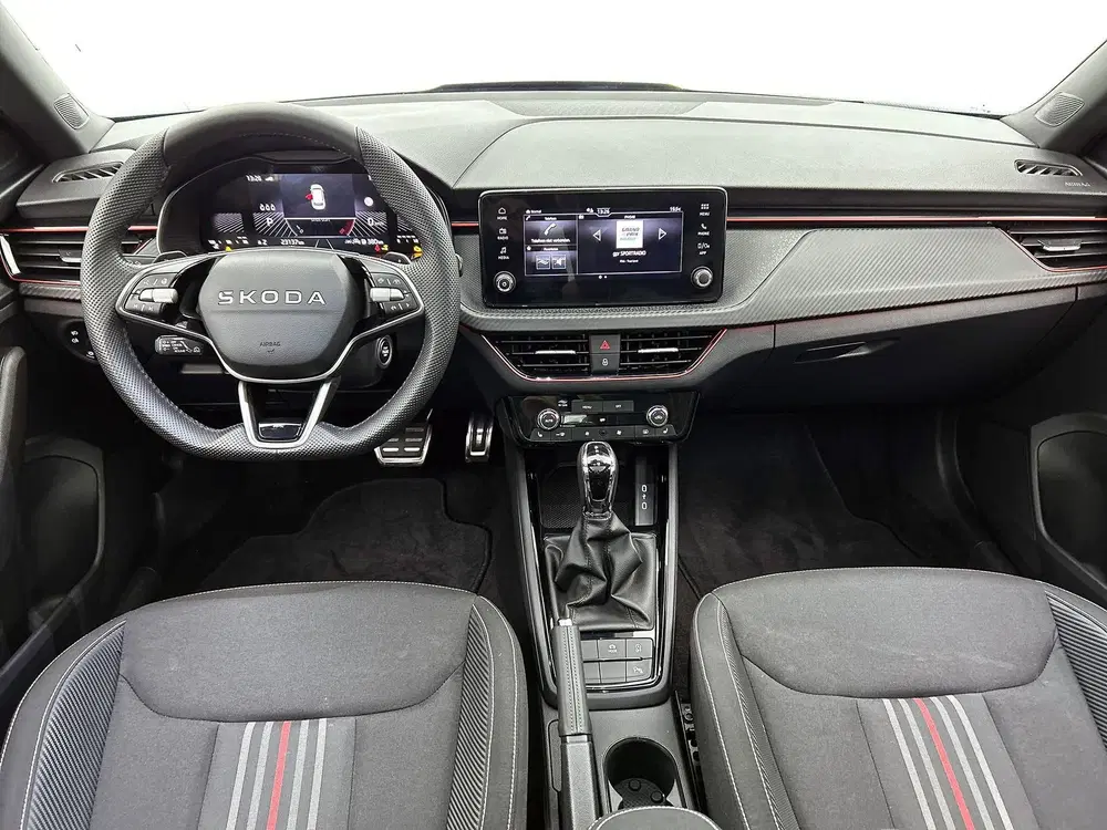 Skoda Kamiq 1.0 TSI Monte Carlo uit 2025, foto 4