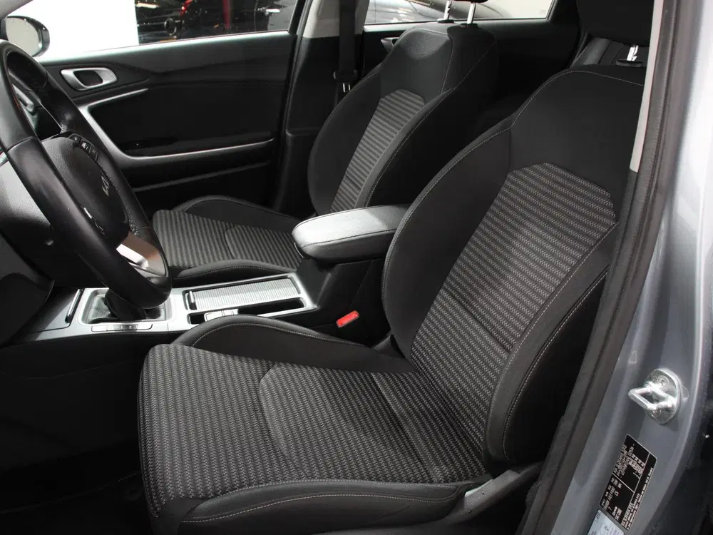 Kia Ceed 1.0 T-GDi 120pk DynamicLine Navigatie A uit 2022, foto 15