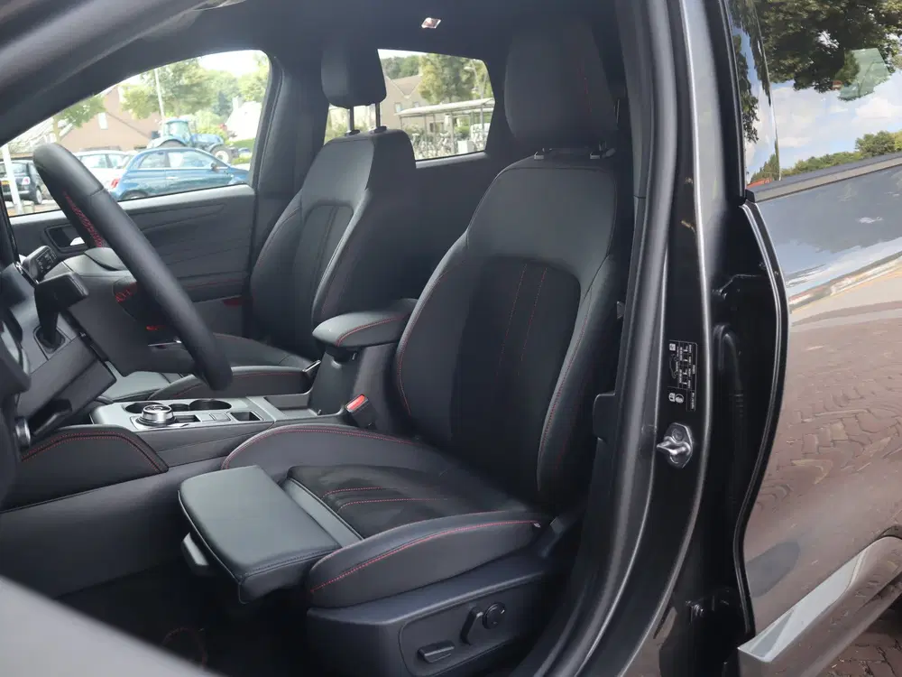 Ford Kuga 2.5 PHEV ST-Line X uit 2026, foto 6