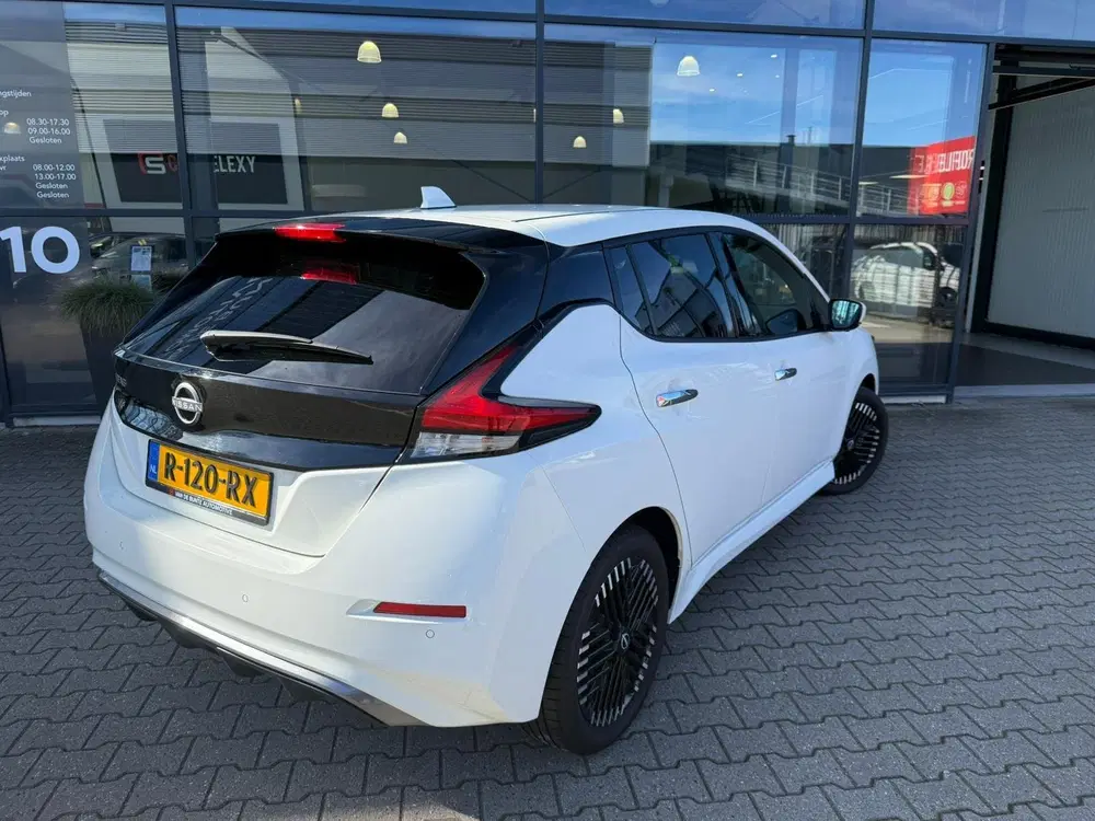 Nissan Leaf Tekna 40 kWh *Netto Deal* uit 2022, foto 2