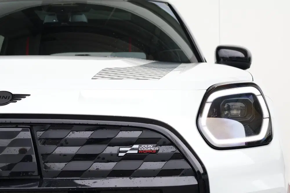 Mini Countryman E John Cooper Works XL 66.5 kWh uit 2026, foto 3