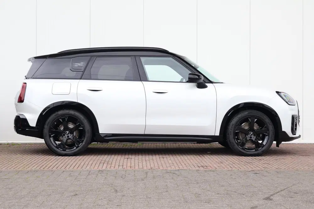 Mini Countryman E John Cooper Works XL 66.5 kWh uit 2026, foto 5