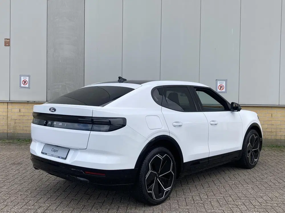 Ford Capri Premium Standard Range RWD 52 kWh Driver A uit 2026, foto 11