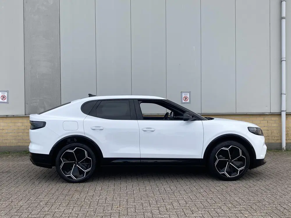 Ford Capri Premium Standard Range RWD 52 kWh Driver A uit 2026, foto 7